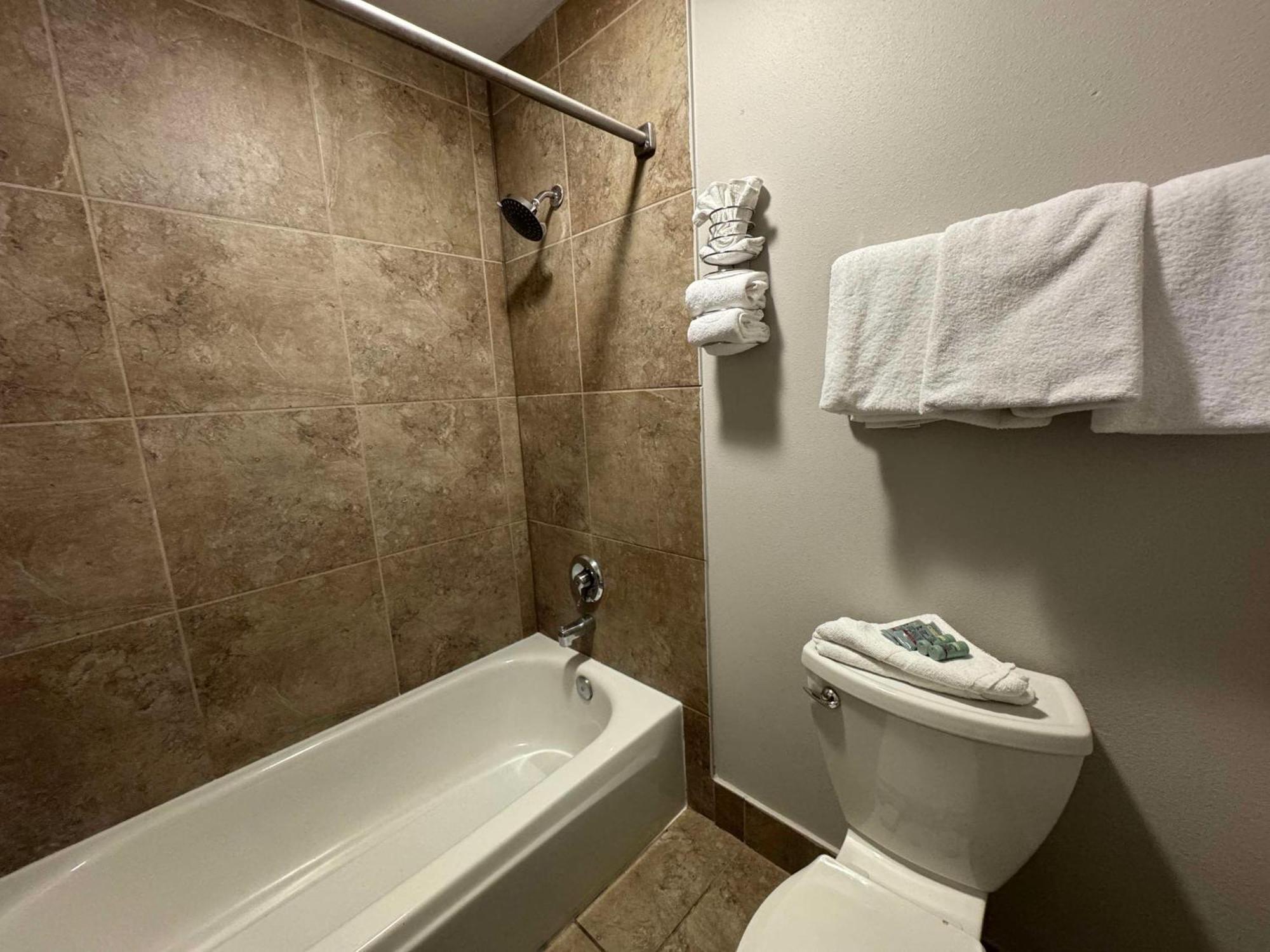 Surestay By Western Salt Downtown 2*